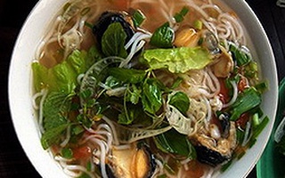 Bún ốc nóng 