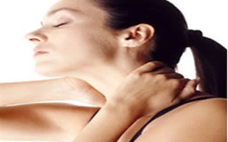 Tự massage cho cổ và vai đỡ mỏi