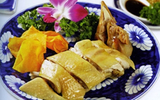 Quen mà lạ: Gà hấp xốt gừng, bồ câu chiên bơ và vịt xào rau quả