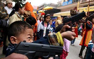 Đồ chơi khiến con trở nên... bạo lực