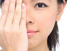 Xử lý thế nào với “cục mụn” chai lì trên cánh tay?