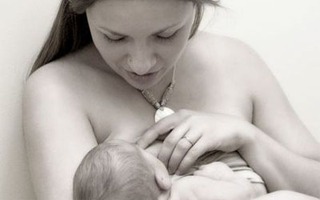 Chị em cho con bú có cần chọn áo ngực phù hợp?