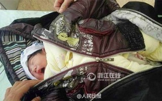 Hành khách sốc vì tiếng khóc trẻ con phát ra từ chiếc túi bị bỏ trên tàu điện