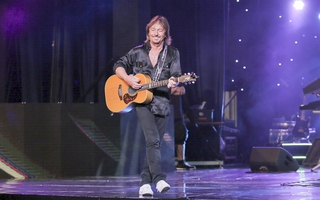 Bữa tiệc âm nhạc "đã tai" của danh ca quốc tế Chris Norman và ban nhạc lừng danh Boney M