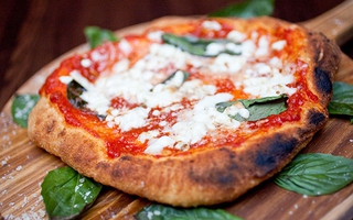 Nghe câu chuyện của chiếc pizza rán đang làm điên đảo cả New York