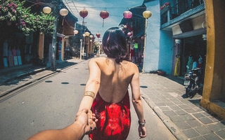 Đây chính là bộ ảnh "Nắm tay em đi khắp thế gian" phiên bản Việt đẹp và lãng mạn nhất!