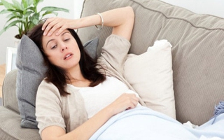 Nếu bị sốt khi mang thai, tự ý làm 2 việc này rất có hại cho thai nhi