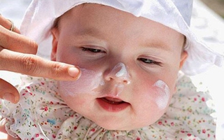 Trước khi dùng thuốc cho con, cha mẹ hãy xem có 2 thành phần này không