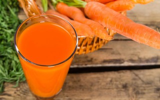 Chia sẻ của người phụ nữ bị ung thư giai đoạn 4 chữa bệnh bằng nước ép cà rốt