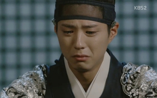 "Mây họa ánh trăng": "Thái tử" Park Bo Gum nghi ngờ bị Kim Yoo Jung lừa dối