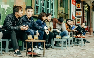 Những vỉa hè "ngợp" cafe ở Hà Nội
