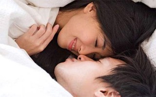 Vợ nổi da gà khi "lên đỉnh", chồng sợ "chết khiếp"