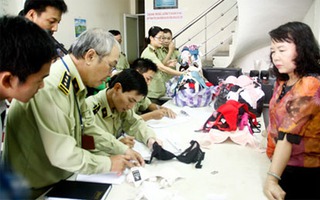 Dung dịch trong áo ngực Trung Quốc dễ gây viêm da