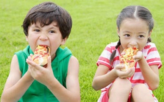 Tác hại của việc ăn quá nhanh