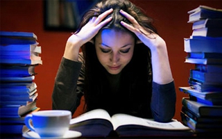 4 mẹo giữ sức khỏe cho những người thường xuyên thức khuya