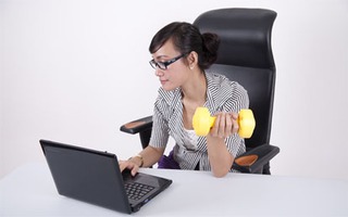 Ngồi nhiều làm gia tăng nguy cơ mắc một số ung thư