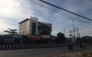 Bé trai chết khi mẹ đẻ rơi trên xe khách