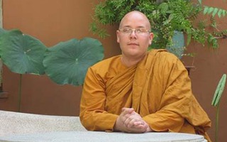 Chàng Tây rời nước Đức, sang Việt Nam đi tu