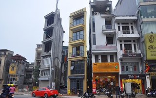 Nhà cửa ngổn ngang trên con đường trăm tỷ