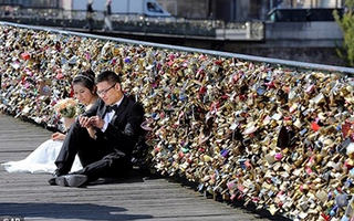 Paris sẽ loại bỏ hoàn toàn ổ khóa trên cầu tình yêu