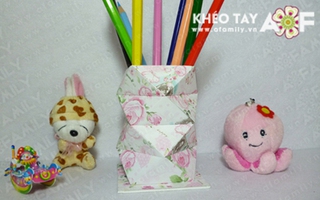 Ống đựng bút Origami cho bàn làm việc gọn gàng hơn