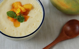 Nắng lên làm sữa chua xoài ăn thật mát!