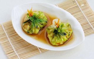 Bắp cải gói tôm thịt đẹp mắt ngon miệng