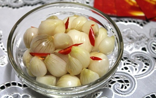 Cách làm dưa hành giòn ngon đón Tết