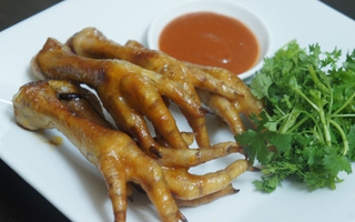 Chân gà nướng mật ong - món nhậu ngon ngày Tết