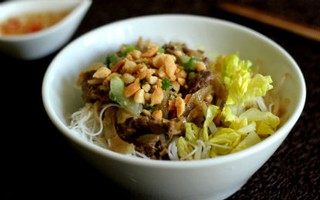 Bún bò xào cho bữa trưa ngon miệng
