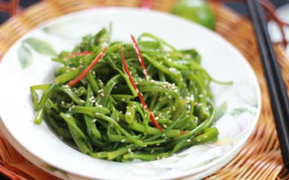 Lạ mà quen với món nộm rau muống giản dị
