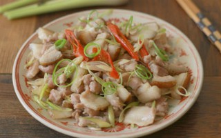 Thịt heo xào sả ớt cho bữa tối đưa cơm