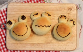 Khéo tay làm bánh mì ếch ộp siêu ngộ nghĩnh