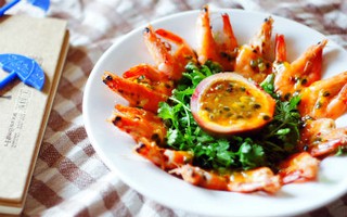 Món ngon cuối tuần: Tôm nướng xốt chanh dây