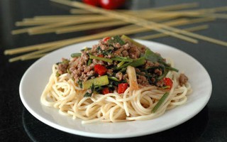 Cuối tuần đổi món với mì Ý xào thịt bò