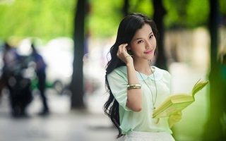 Trò chuyện với  MC Hoàng Oanh xinh đẹp, duyên dáng