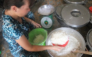 "Bóc mẽ" chiêu ngâm gạo bằng bột trắng, cơm nở nhiều gấp đôi