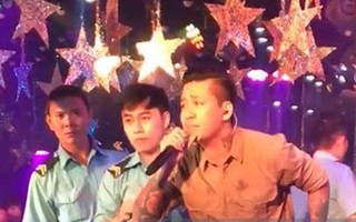 Clip: Tuấn Hưng tức giận phản ứng vì bị khán giả ném ly lên sân khấu