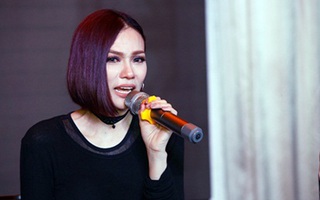 Thu Thủy bật khóc sau nhiều tháng ở ẩn chăm sóc gia đình