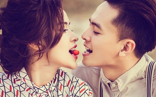 Tú Vi - Văn Anh trao nhau "nụ hôn sơ ri" ngọt ngào nhân dịp Valentine