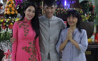 Thủy Tiên đẹp nền nã bên mẹ và Công Vinh sau khi bị chê bai nhan sắc