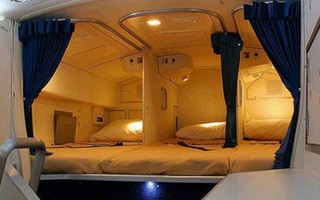 Cuộc sống trong phòng ngủ trên máy bay của các nữ tiếp viên hàng không