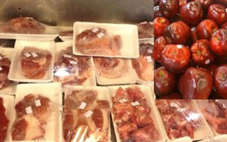 Siêu thị bán hoa quả dập, mốc