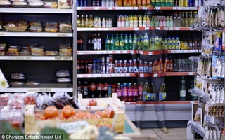 Phát hoảng người “tàng hình” nhờ body paingting