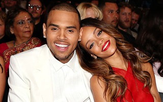 Chris Brown xác nhận chia tay Rihanna