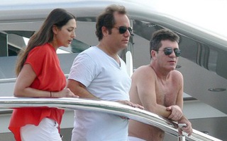 Simon Cowell muốn nhanh thoát khỏi scandal tình ái