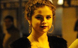 Selena Gomez lần đầu xuất hiện sau tin đồn qua đêm với bạn trai mới