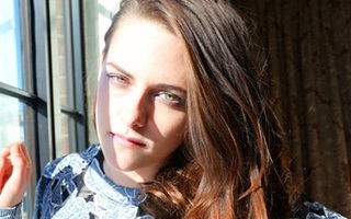 Kristen Stewart chia sẻ thói quen "mèo lười"  