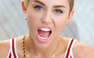 Bắt kẻ lén lút vào phòng thay đồ của Miley Cyrus