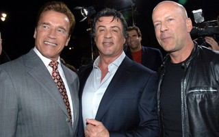 Bruce Willis bỏ "Expendables 3" vì không đòi được catse 1 triệu đô/ngày